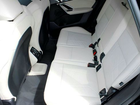 Used 2025 BMW X1 xDrive28i w/ Technology Package image 15