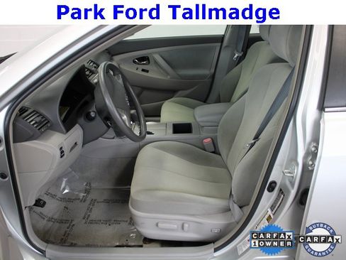 Used 2008 Toyota Camry LE image 14