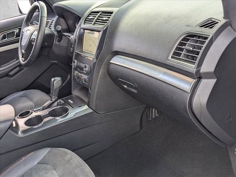 Used 2019 Ford Explorer XLT w/ Equipment Group 202A image 22