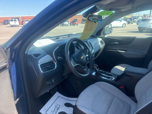 Used 2022 Chevrolet Equinox LS FWD image 10