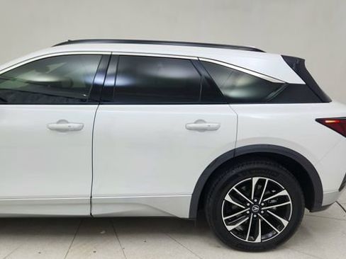 Used 2024 Acura ZDX A-Spec image 11