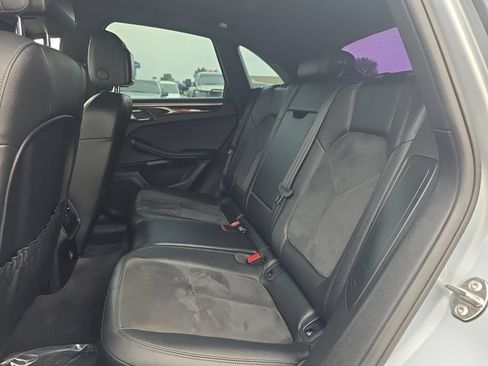 Used 2018 Porsche Macan AWD/4WD image 10