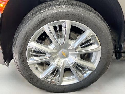 Used 2021 Chevrolet Tahoe High Country w/ Premium Package image 13