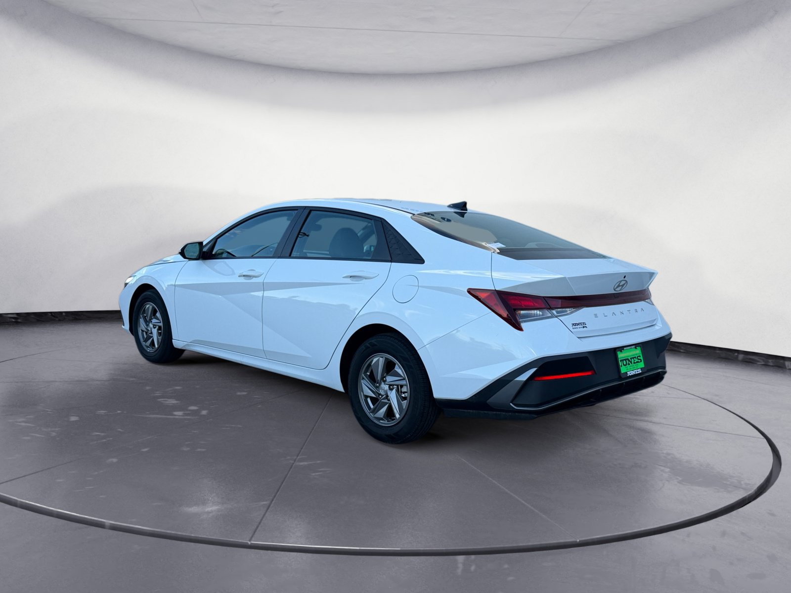 Used 2025 Hyundai Elantra SE FWD image 4