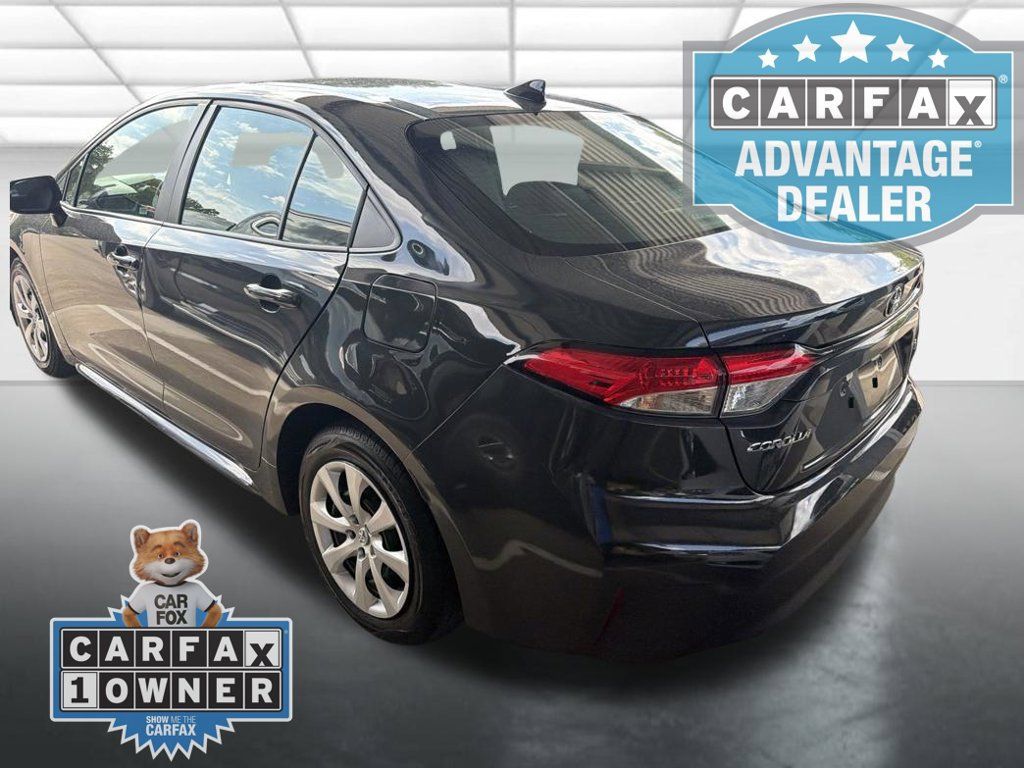 Used 2025 Toyota Corolla LE FWD image 4