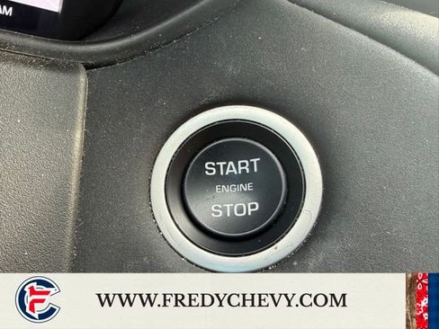 Used 2025 Land Rover Range Rover Velar Dynamic SE image 20