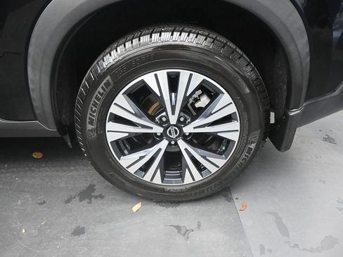 Used 2021 Nissan Rogue SV FWD image 23