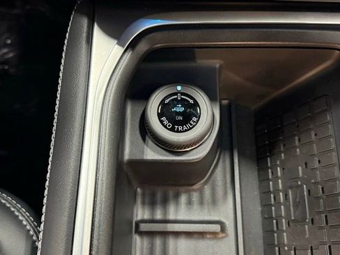 New 2025 Ford Expedition Platinum w/ Stealth Performance Package image 28