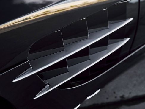 Used 2006 Mercedes-Benz SLR image 12