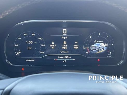 Used 2024 GMC Yukon AT4 w/ Technology Package AWD/4WD image 23