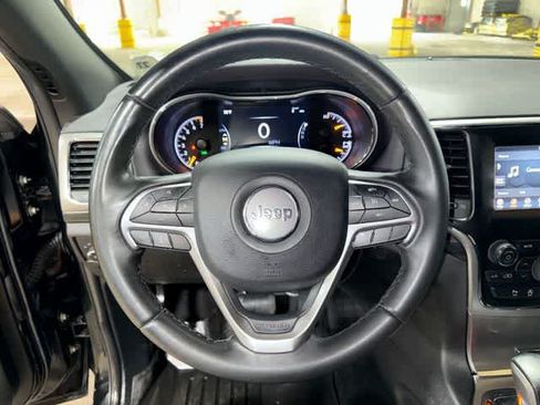 Used 2019 Jeep Grand Cherokee Laredo AWD/4WD image 18