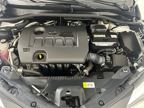 Used 2022 Toyota C-HR XLE FWD image 11