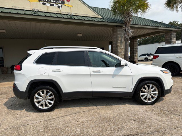 Used 2017 Jeep Cherokee Limited FWD image 2