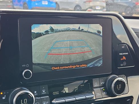 Used 2024 Toyota Highlander XSE FWD image 24