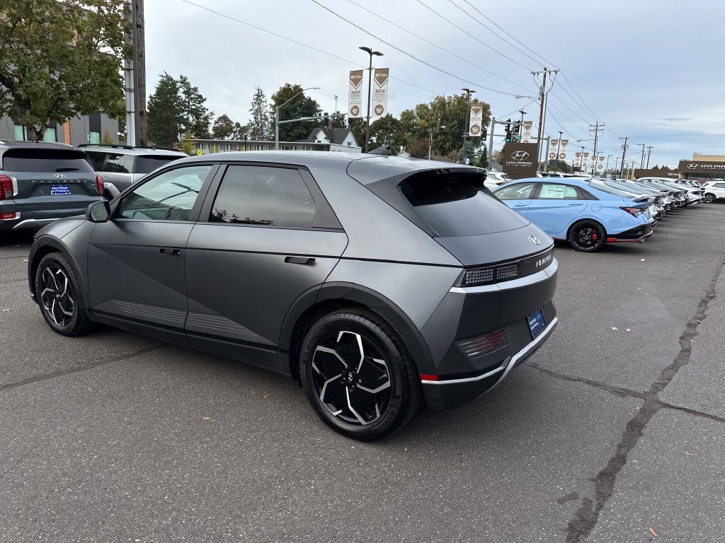 Certified 2023 Hyundai Ioniq 5 SEL w/ Cargo Package AWD/4WD image 4