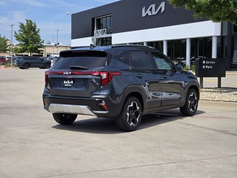 New 2026 Kia Seltos S FWD image 4
