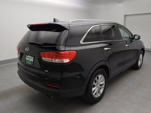 Used 2016 Kia Sorento FWD image 9
