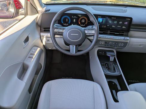 Used 2024 Hyundai Kona SEL image 17