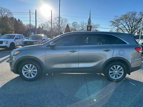 Used 2016 Kia Sorento L image 2