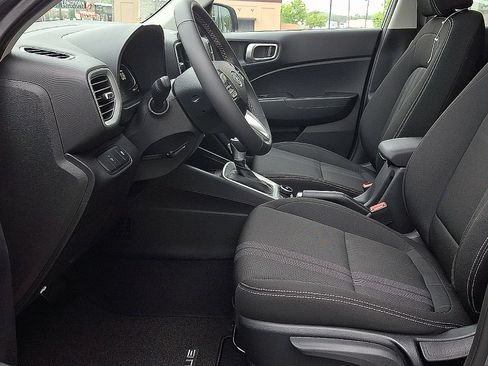New 2026 Hyundai Venue SEL FWD image 7