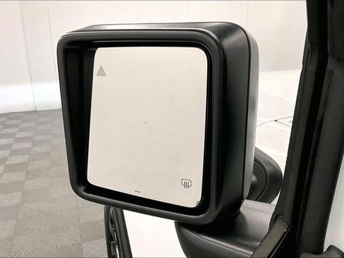 Used 2025 Jeep Wrangler Unlimited Sahara w/ Safety Group image 37