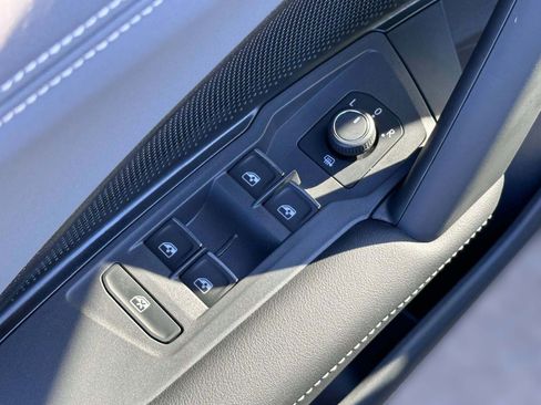 New 2026 Volkswagen Tiguan SE FWD image 20
