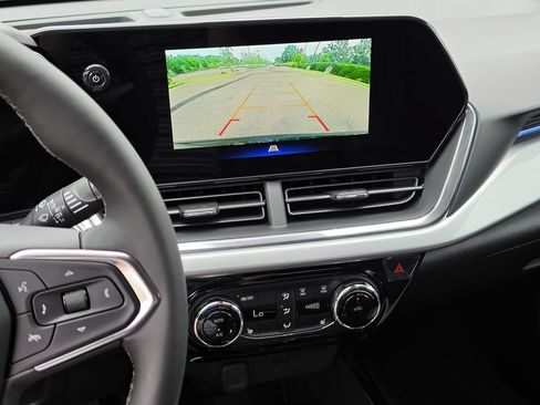 New 2026 Chevrolet Trax LT w/ Driver Confidence Package FWD image 13