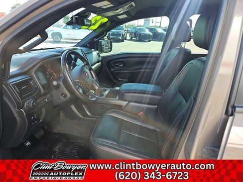 Used 2023 Nissan Titan PRO-4X w/ Pro-4x Convenience Package image 10