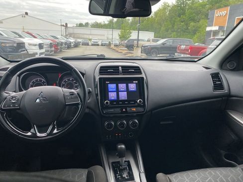 Used 2020 Mitsubishi Outlander Sport SE AWD/4WD image 16