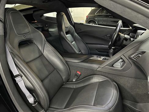 Used 2015 Chevrolet Corvette Z06 w/ 3LZ Preferred Equipment Group RWD image 13