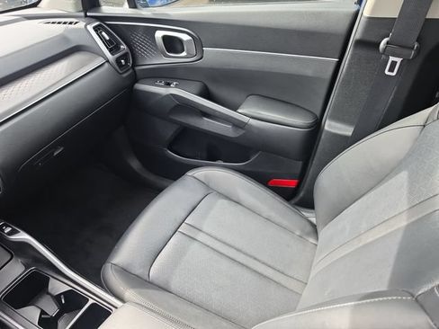 Used 2022 Kia Sorento S FWD image 15