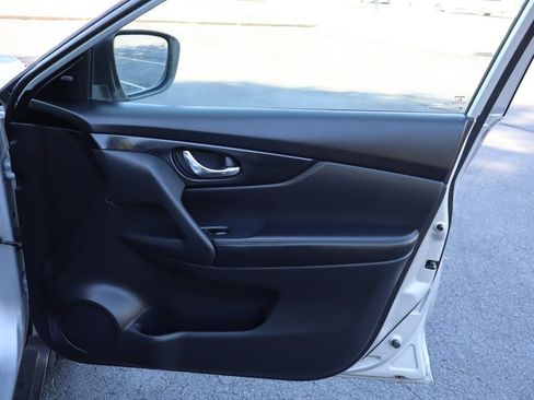 Used 2018 Nissan Rogue SL FWD image 26