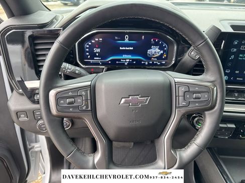 Used 2024 Chevrolet Silverado 2500 ZR2 w/ Technology Package image 11