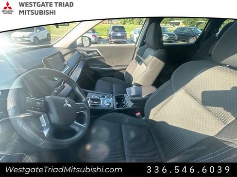 Used 2022 Mitsubishi Outlander ES FWD image 5