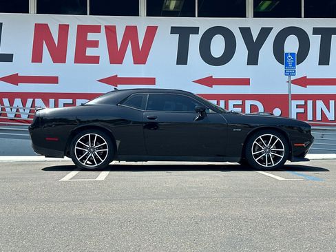 Used 2023 Dodge Challenger R/T w/ Shaker Package image 6