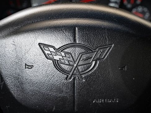 Used 2004 Chevrolet Corvette Coupe w/ Roof Package image 29