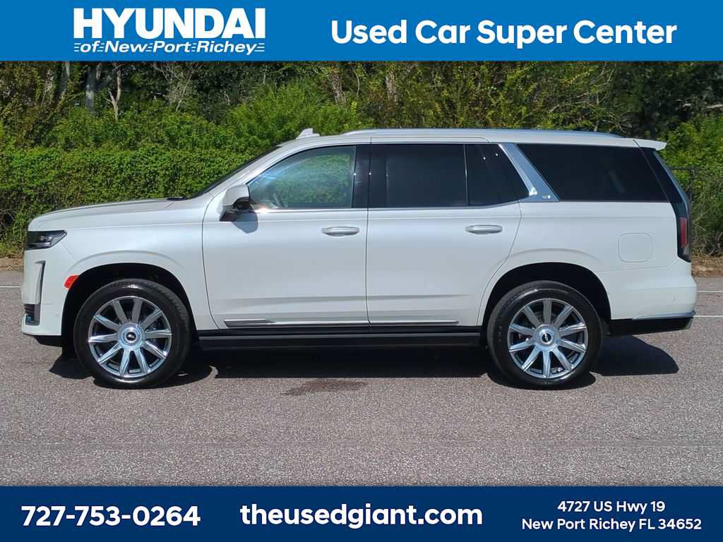 Used 2024 Cadillac Escalade Premium Luxury Platinum w/ Heavy-Duty Trailer Package AWD/4WD image 2