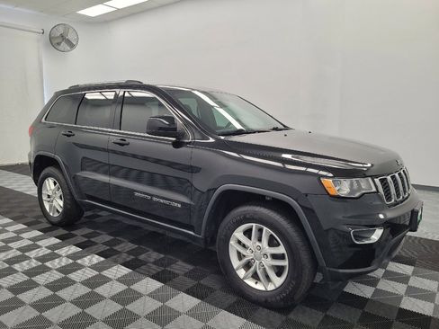 Used 2017 Jeep Grand Cherokee Laredo w/ Quick Order Package 2BE image 11