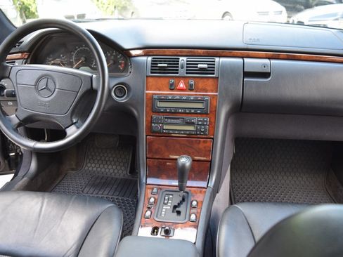 Used 1998 Mercedes-Benz E 320 Sedan image 38
