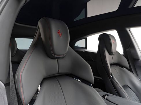 Used 2023 Ferrari Purosangue AWD/4WD image 40
