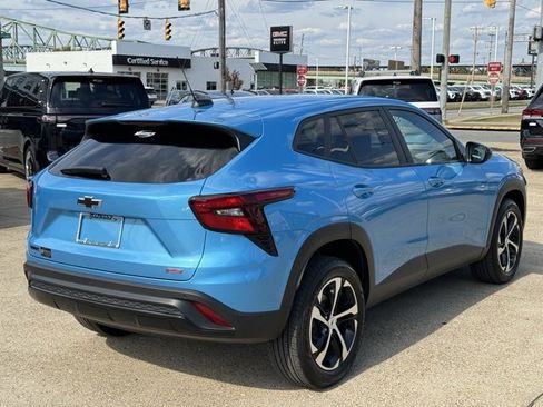 Used 2025 Chevrolet Trax RS w/ Sunroof Package image 5