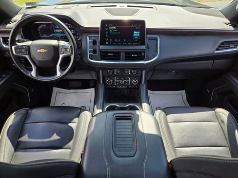 Used 2023 Chevrolet Suburban Premier AWD/4WD image 14