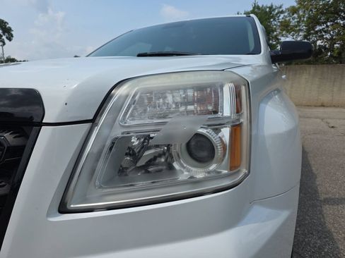 Used 2017 GMC Terrain SLE w/ Nightfall Package AWD/4WD image 32
