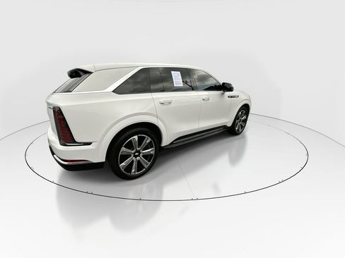 Used 2025 Cadillac Escalade IQ Luxury 2 AWD/4WD image 8