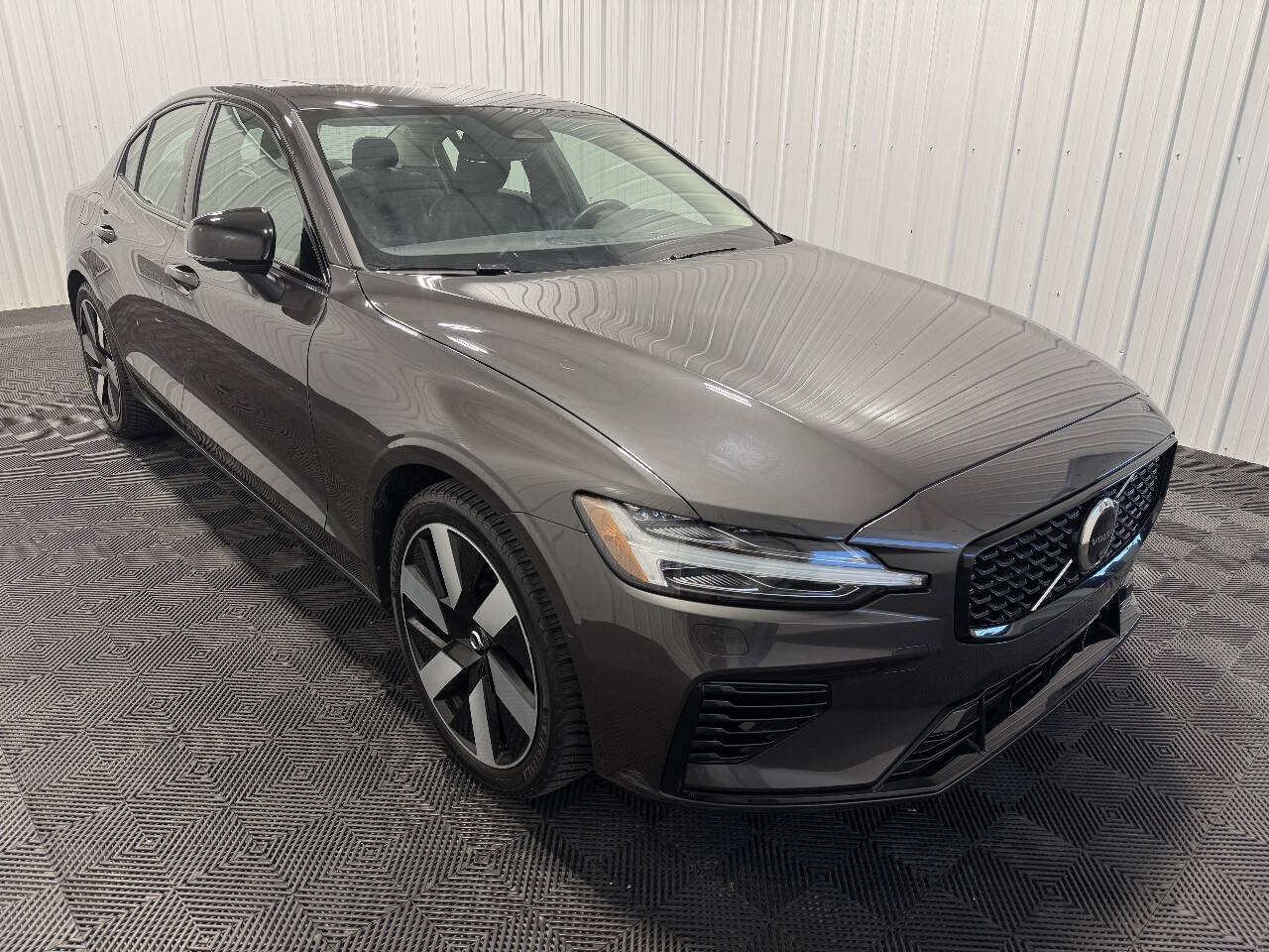 Used 2024 Volvo S60 T8 Plus AWD/4WD image 2
