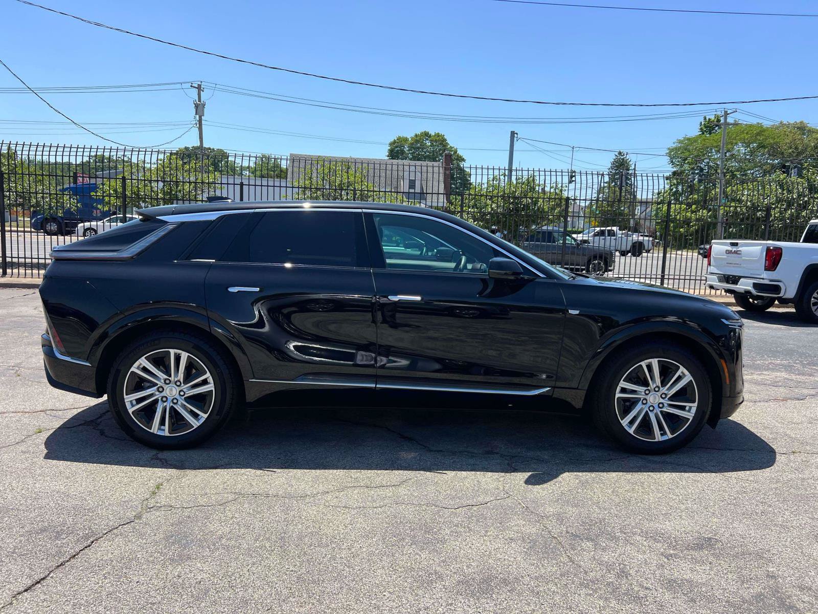 Used 2024 Cadillac Lyriq Tech AWD/4WD image 4