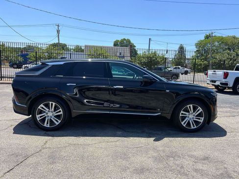 Used 2024 Cadillac Lyriq Tech AWD/4WD image 4