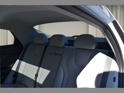 New 2026 Hyundai Elantra Limited image 29