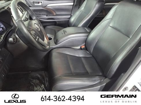 Used 2014 Toyota Highlander XLE AWD/4WD image 17