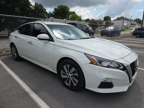 Used 2020 Nissan Altima 2.5 S FWD image 1
